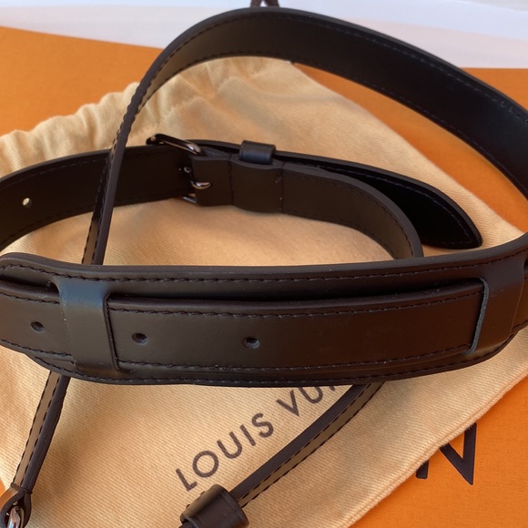 NWOT Louis Vuitton Shoulder Strap Black. Graphite Silver Hardware - Picture 2 of 9